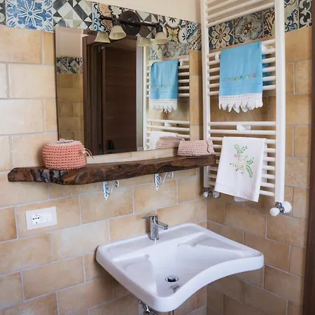 Bed & Breakfast U' Malazeno *